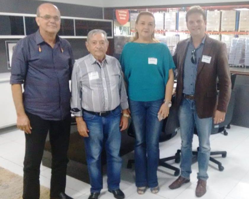 Diretores da Fundação / Hospital Napoleão Laureano fazem visita a Gráfica Santa Marta.