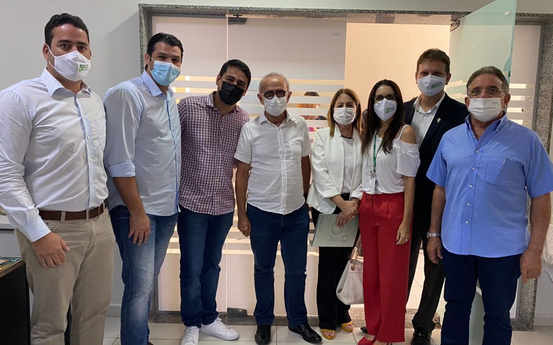 Hospital Napoleão Laureano celebra a realização do exame de PET-Scan.