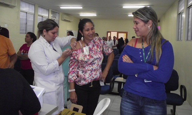 Laureano vacina seus colaboradores contra H1N1