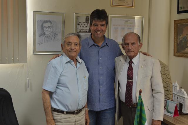 EX Deputado Ruy Carneiro visita o Hospital Laureano