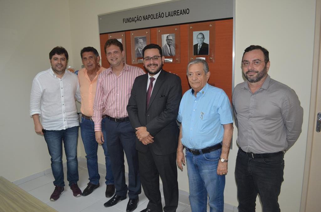 Superintendente da Caixa Econômica na Paraíba visita o Hospital Napoleão Laureano