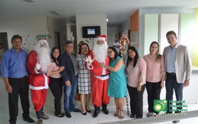 Hospital Napoleão Laureano recebe visita de Papai Noel