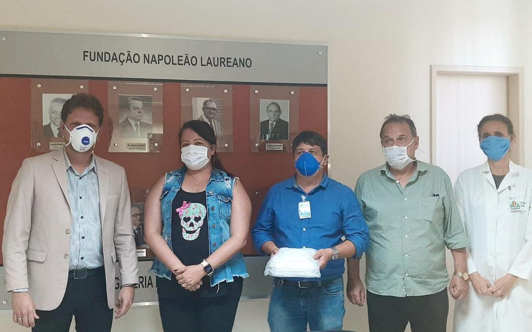 Hospital Napoleão Laureano recebe doações de máscaras produzidas por detentas