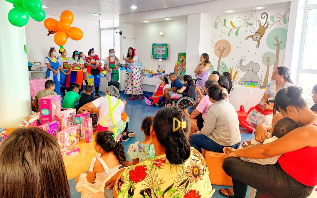 Pacientes da pediatria do HNL recebem festa em alusão ao Dia das Crianças